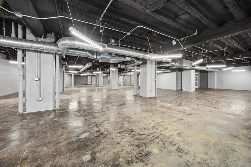 More Photos Of 917 Main St, Houston Apartments For Sale