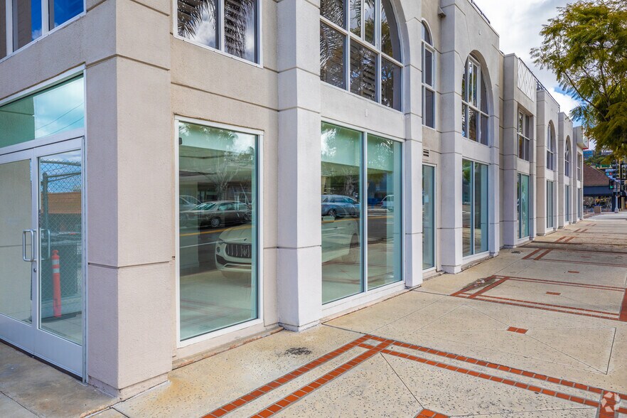 More Photos Of 7514 Girard Ave, La Jolla General Retail For Lease