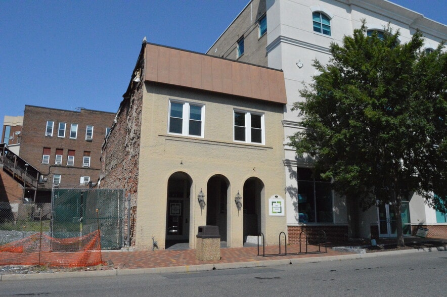 More Photos Of 9 Court Sq, Harrisonburg Office For Lease