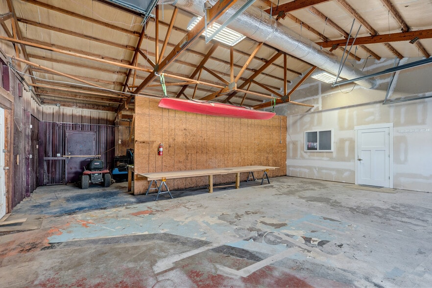 More Photos Of 972 US Highway 60 S, Billings Industrial For Sale