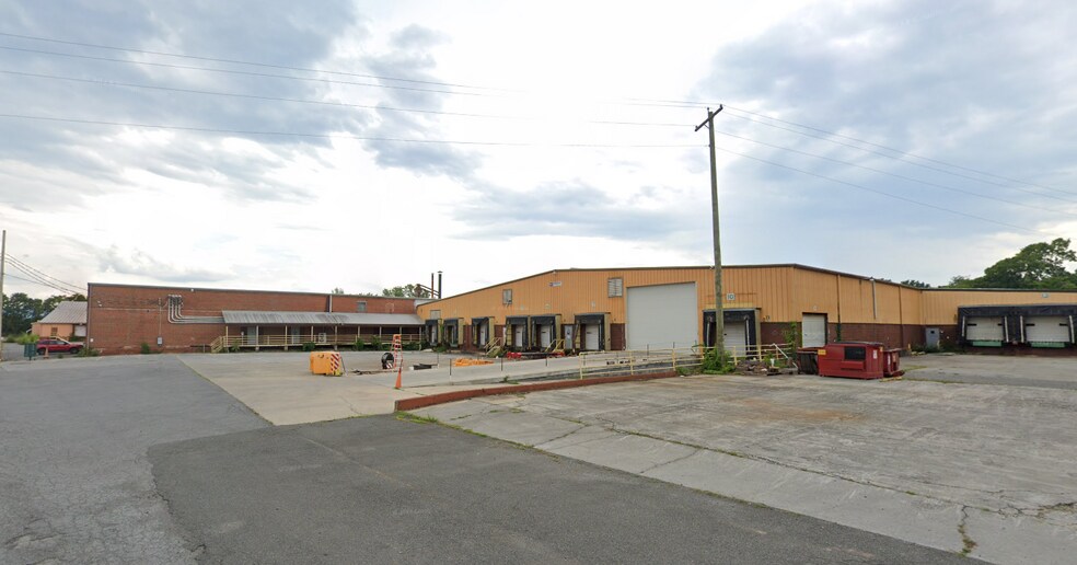 More Photos Of 351 Station Rd, Berryville Manufacturing For Lease