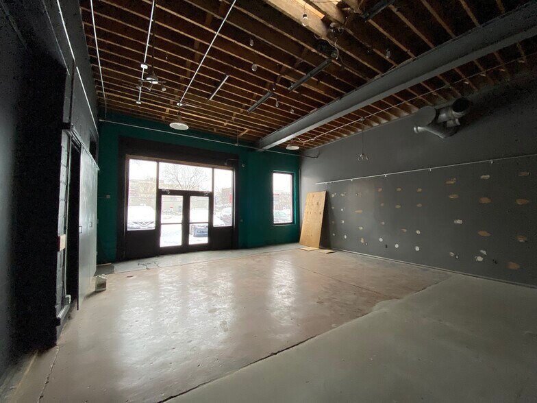 More Photos Of 515 W Lake St, Minneapolis Storefront Retail Office For Lease