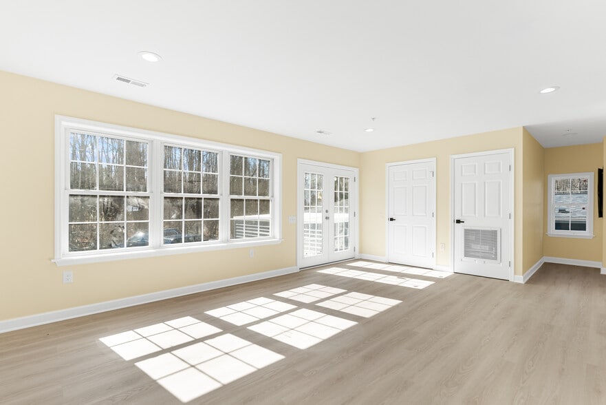 More Photos Of 1349 Yorktown Rd, Annapolis Assisted Living For Sale