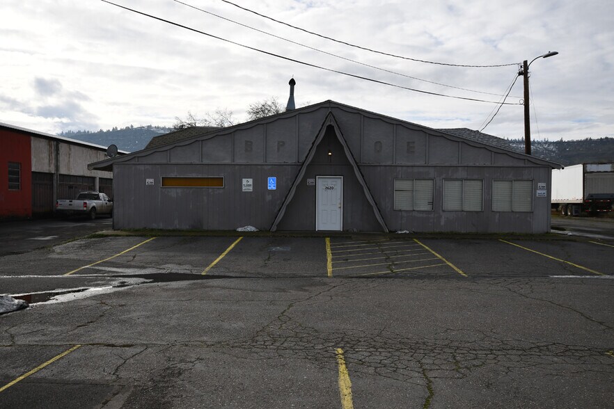 More Photos Of 2620 W 2nd St, The Dalles Restaurant For Sale