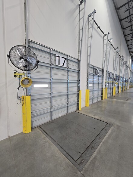 More Photos Of 23840-23842 Rider St, Perris Distribution For Lease