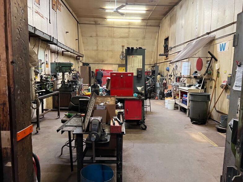 More Photos Of 307 E Washington St, Momence Industrial For Sale