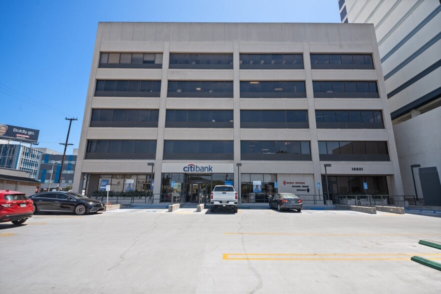 More Photos Of 16601 Ventura Blvd, Encino Office For Sale