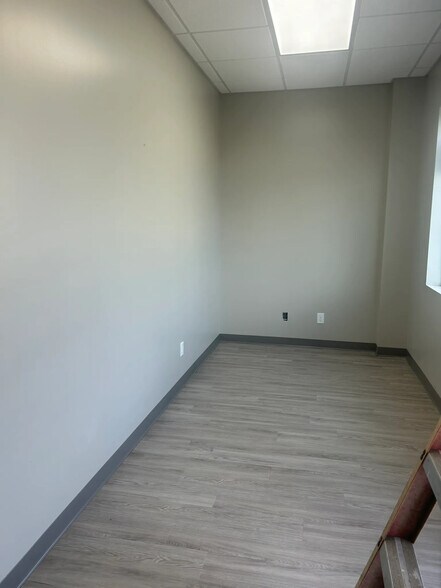 More Photos Of 238 Commercial Pky, Canton Flex For Lease