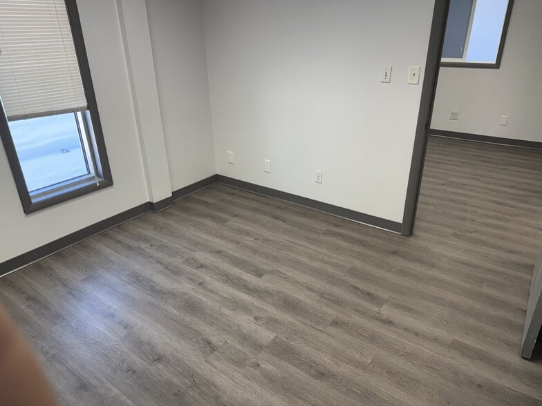 More Photos Of 3505 Cooper Dr, Elkhart Warehouse For Sale