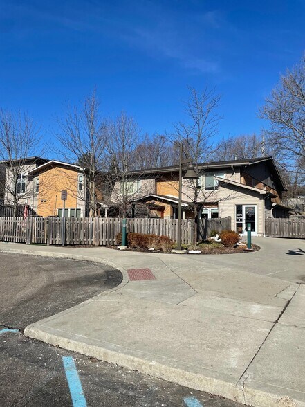 More Photos Of 2370 Walton Blvd, Rochester Hills Medical For Sale