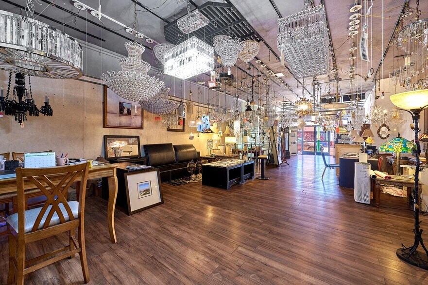 More Photos Of 646 N Western Ave, Los Angeles General Retail For Sale