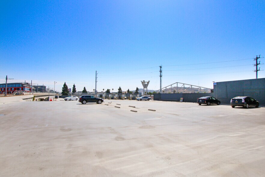 More Photos Of 8985 Venice Blvd, Los Angeles Unknown For Lease