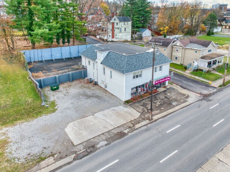More Photos Of 1100 Murdoch Ave, Parkersburg Storefront Retail Residential For Sale
