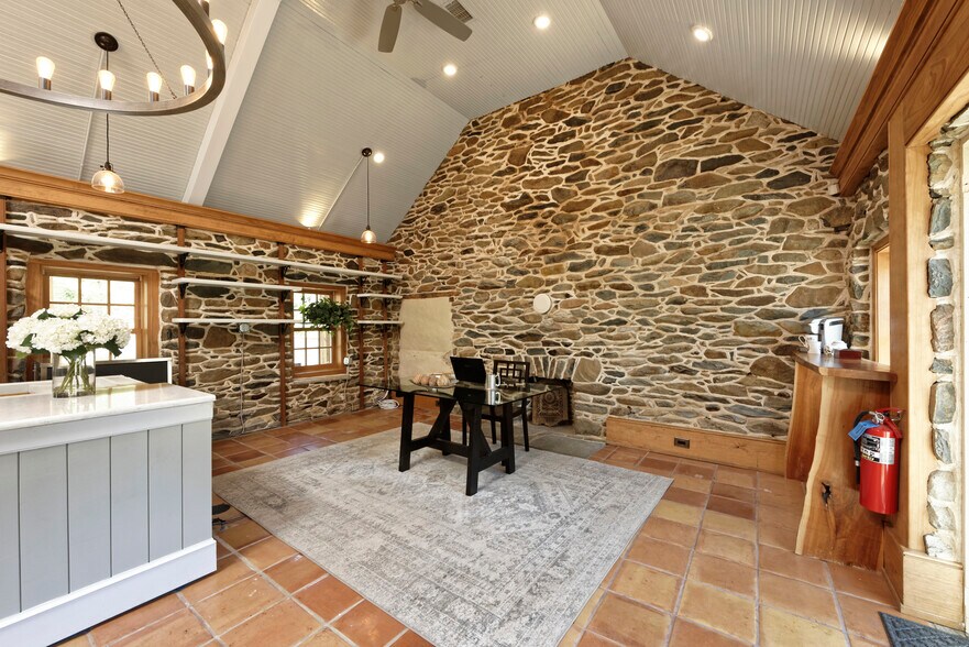 More Photos Of 9030 John S Mosby Hwy, Upperville Freestanding For Lease