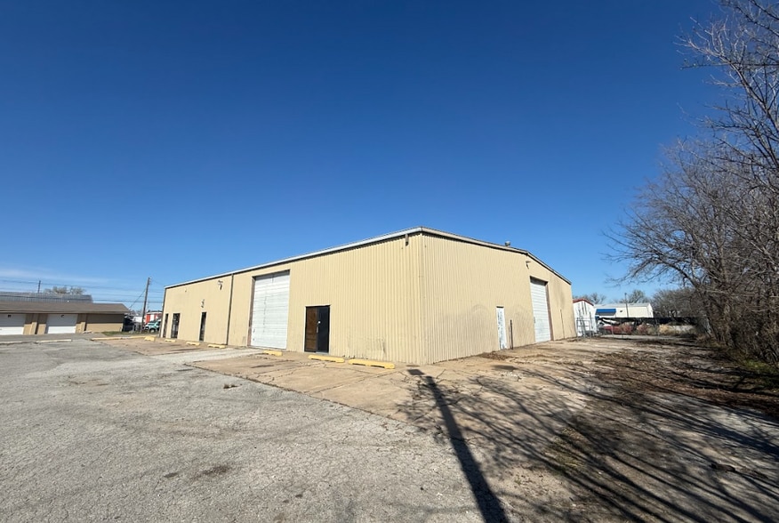 More Photos Of 4635 S 100th East Ave, Tulsa Manufacturing For Sale