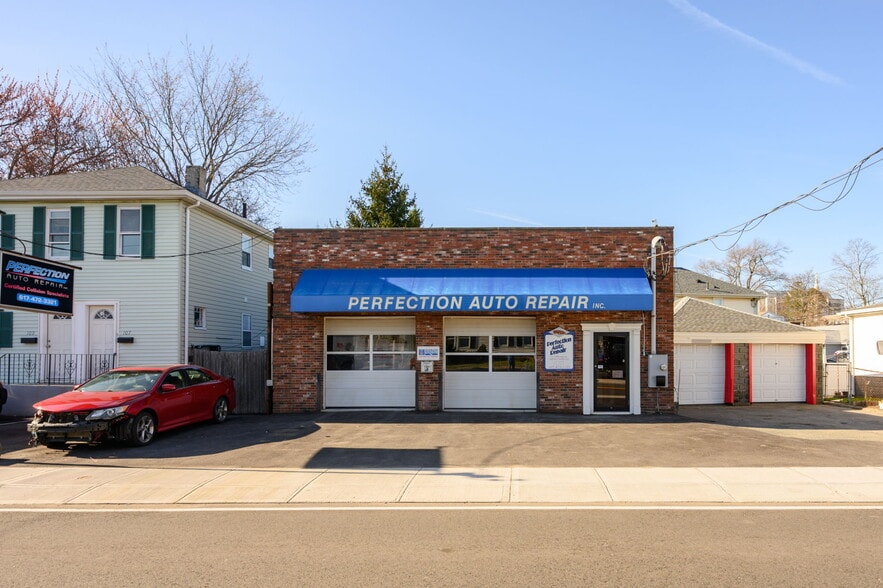 Primary Photo Of , Quincy Unknown For Sale