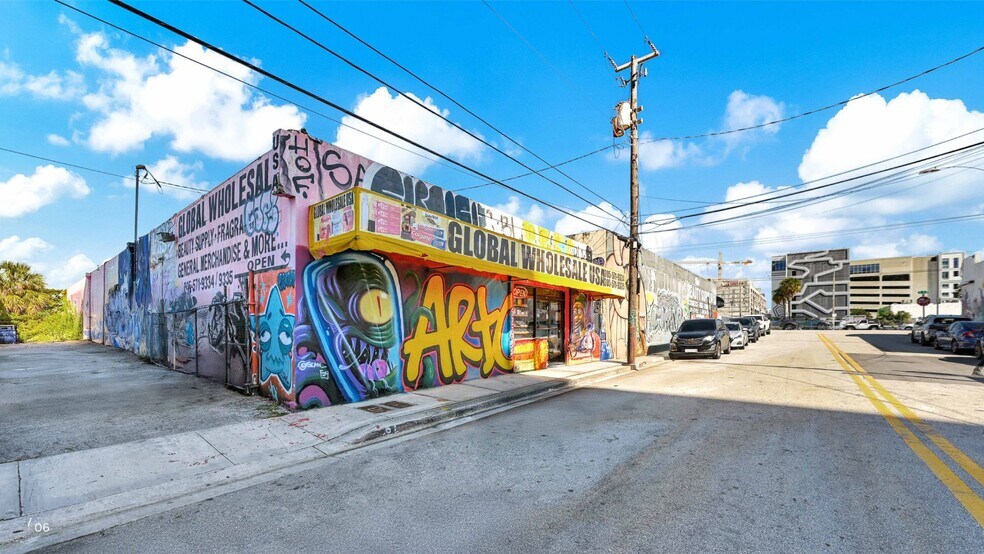 More Photos Of 525 NW 27th St, Miami Freestanding For Lease