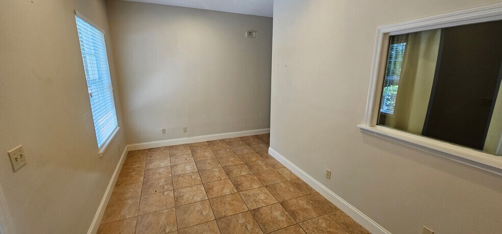 More Photos Of 465 Summerhaven Dr, DeBary Office For Lease