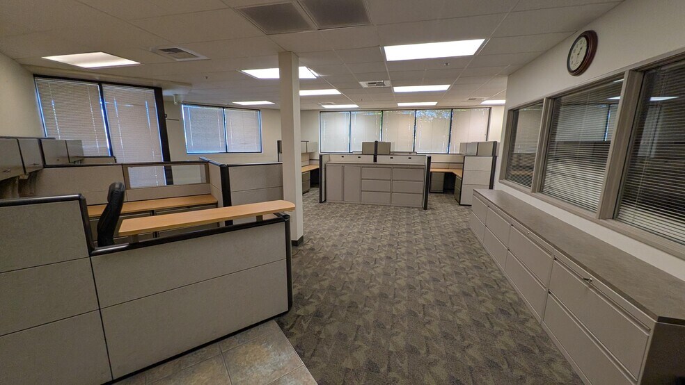 More Photos Of 5304 Roseville Rd, North Highlands Warehouse For Lease