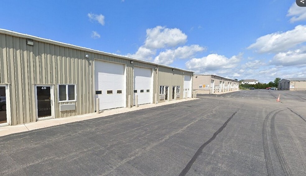 More Photos Of 27992 W State Route 120, Lakemoor Warehouse For Lease