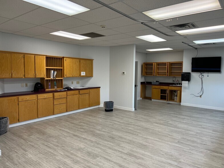 More Photos Of 609 Virginia Ave, Ponca City Healthcare For Lease