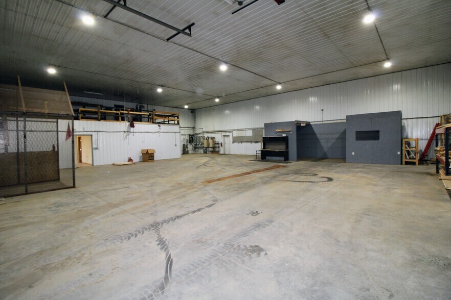 More Photos Of 8401 NW 282nd St, Berthold Warehouse For Lease