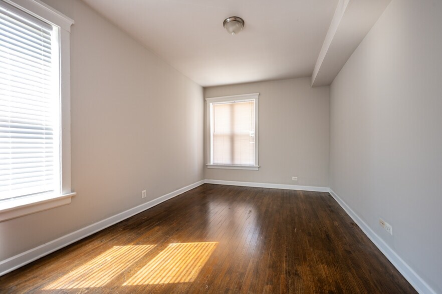 More Photos Of 5235-5245 S Drexel Ave, Chicago Apartments For Sale