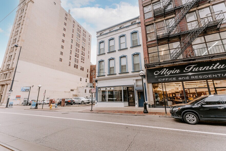 More Photos Of 814-816 Main St, Cincinnati Medical For Lease