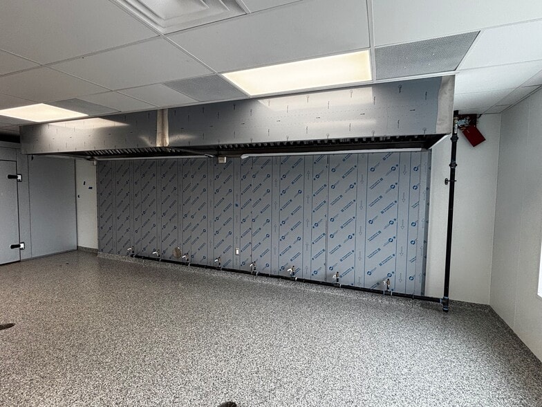 More Photos Of 2714 Bomar Ave, Dallas Restaurant For Lease