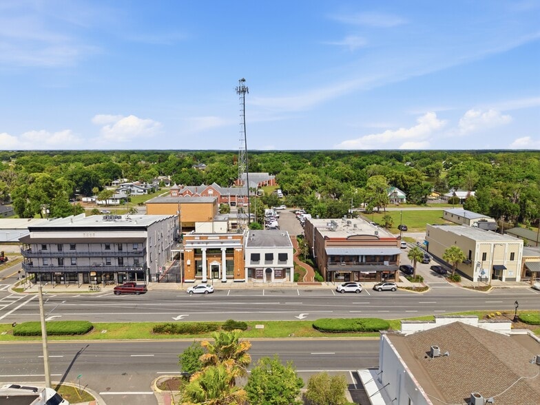 More Photos Of 61 N Central Ave, Umatilla Storefront Retail Office For Sale