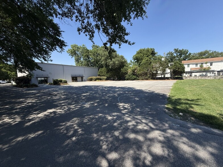 Primary Photo Of 1384 Remount Rd, Charleston Manufacturing For Lease