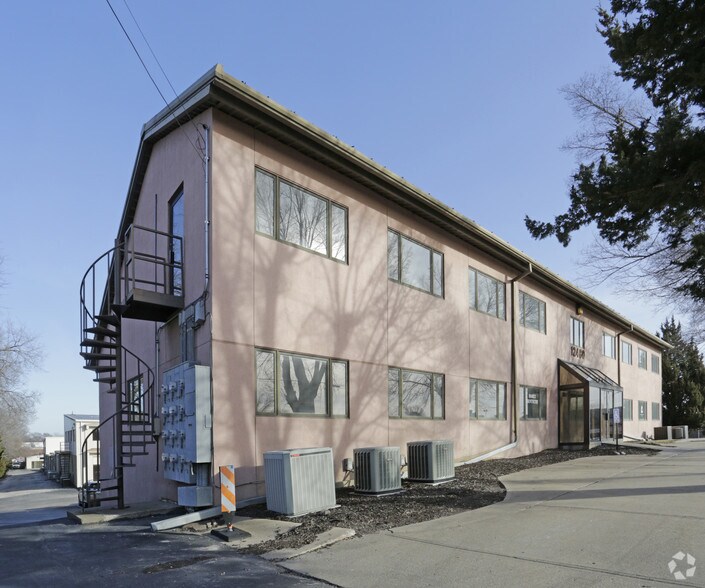 More Photos Of 12480 W 62nd Ter, Shawnee Medical For Sale