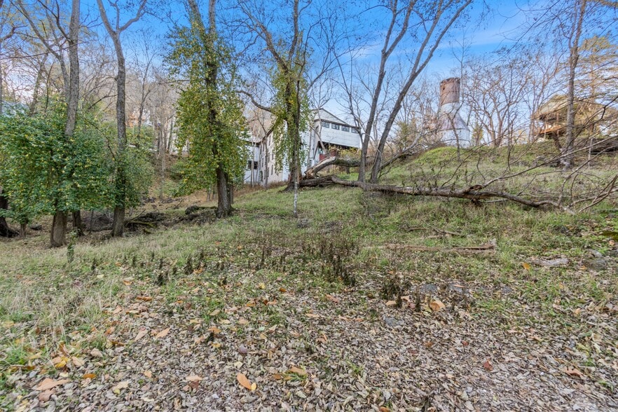 More Photos Of 75 Center St, Eureka Springs General Retail For Sale