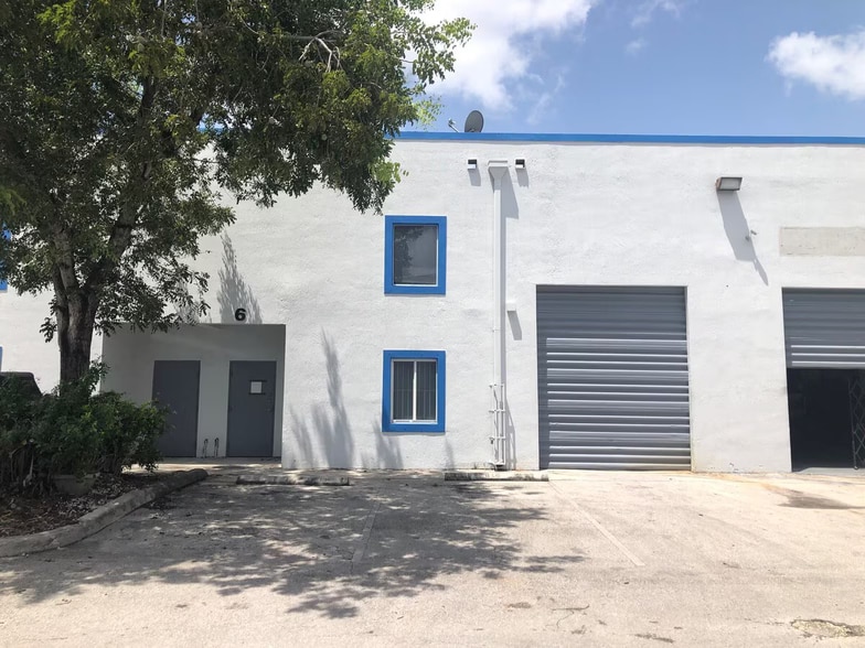 More Photos Of 2271 W 80th St, Hialeah Warehouse For Sale