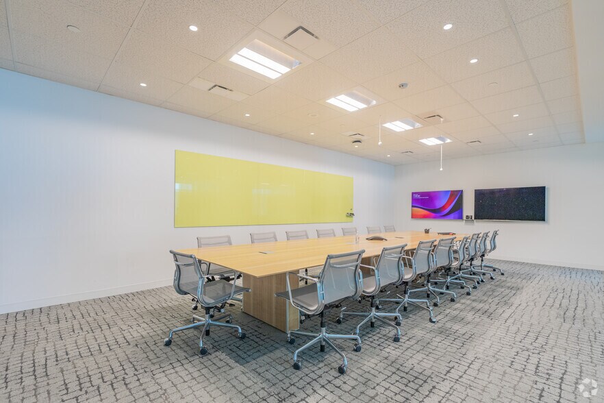 More Photos Of 181 Bay St, Toronto Office For Lease