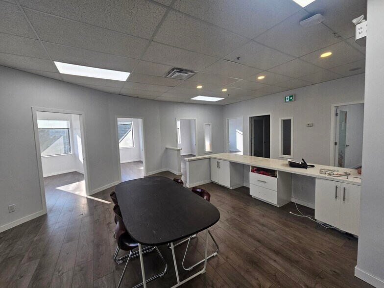 More Photos Of 8181 Cambie Rd, Richmond Storefront Retail Office For Sale