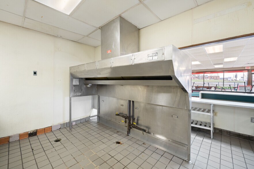 More Photos Of 120 Kapp St, Dobson General Retail For Sale