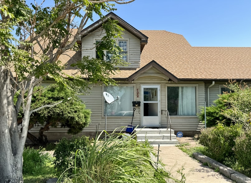 Primary Photo Of 120 9th Ave N, Buhl Multifamily For Sale