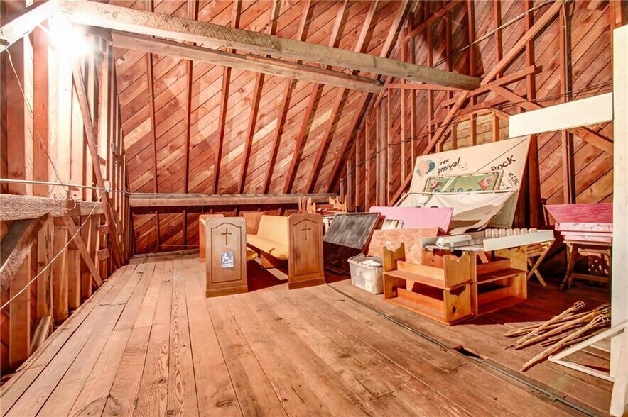 More Photos Of 724 S Glenoaks Blvd, Burbank Specialty For Sale