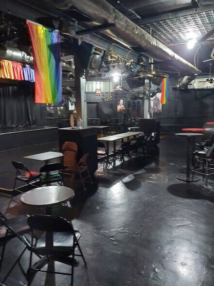 More Photos Of 200 N Mill St, Jackson Bar For Sale