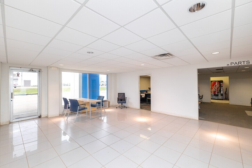 More Photos Of 890 N State Road 14, Harper Auto Dealership For Sale