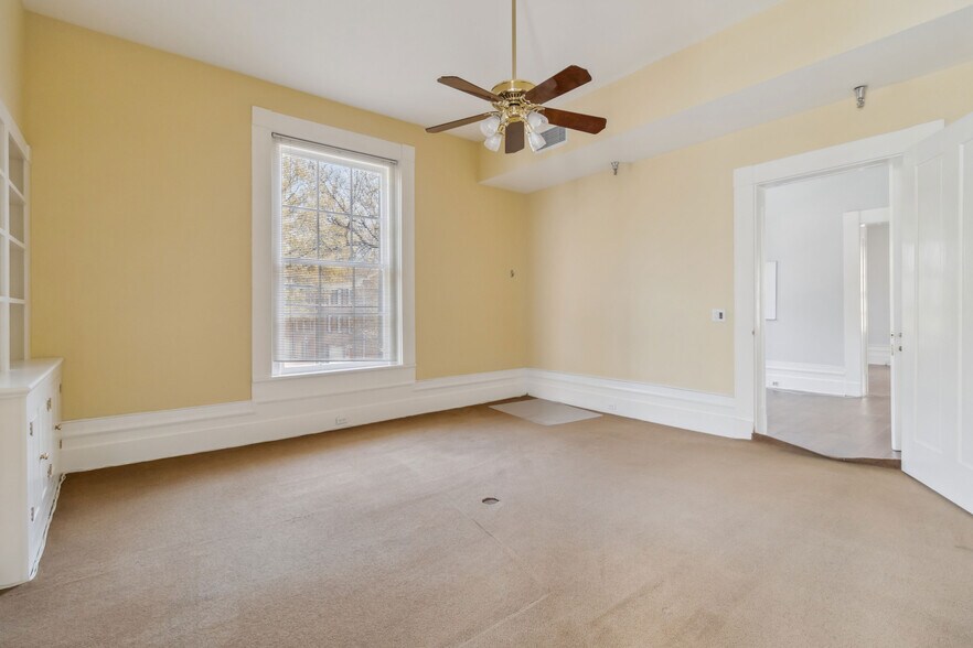 More Photos Of 239 N Broadway, Lexington Office Residential For Sale