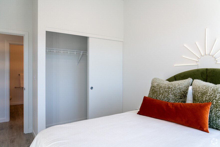 More Photos Of 10306 SE Main St, Milwaukie Apartments For Lease