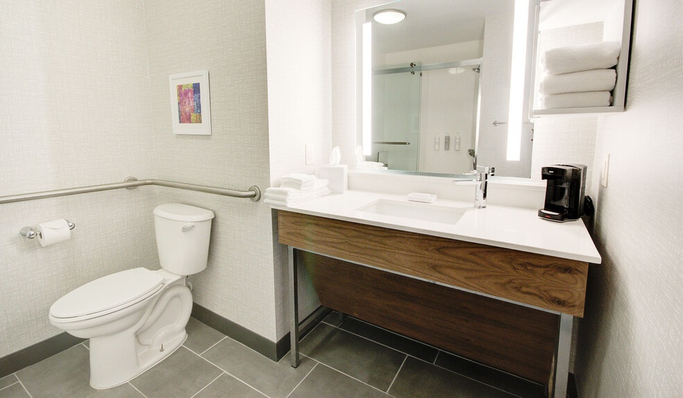 More Photos Of 4617 7th St, Bay City Hotel For Sale