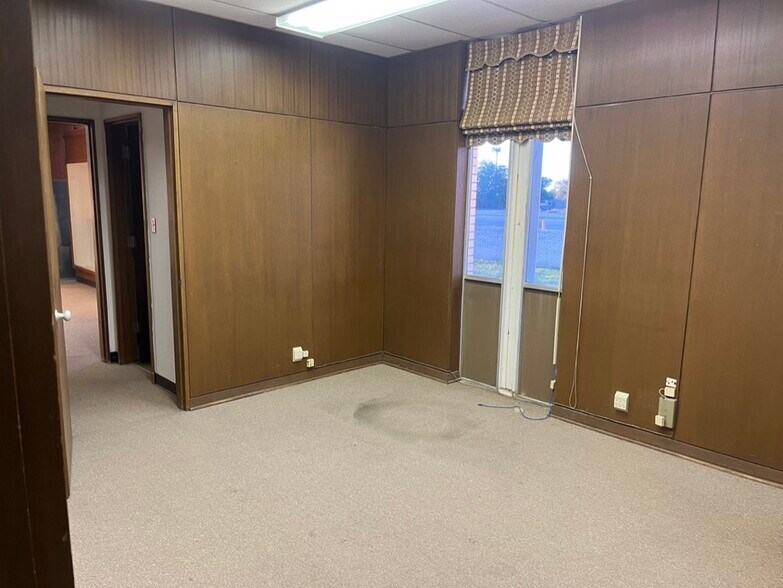 More Photos Of 1950 US Highway 80 E, Abilene Office For Sale