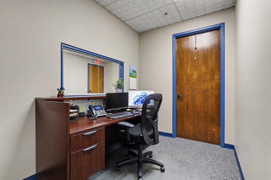 More Photos Of 835 Mason St, Dearborn Office For Lease