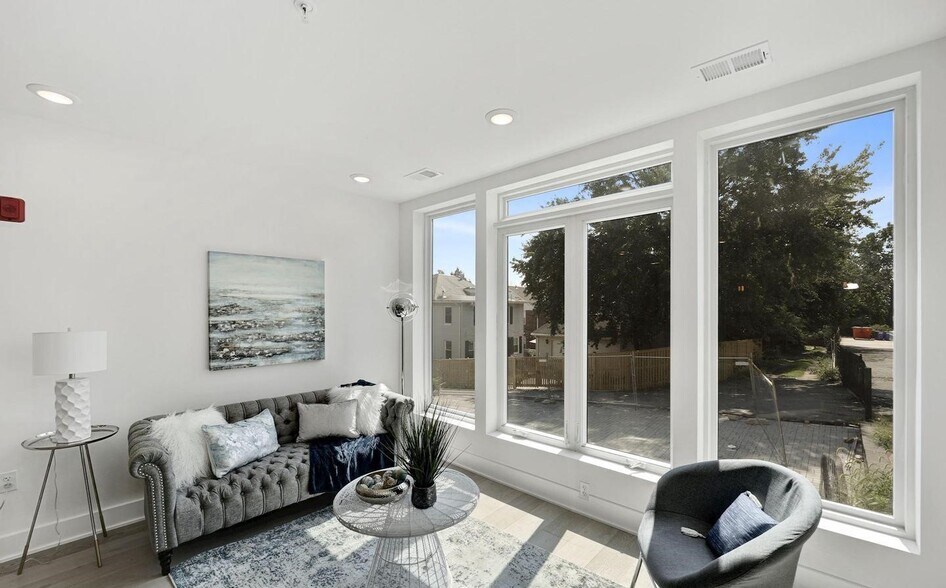 More Photos Of 2027 Rhode Island Ave NE, Washington Apartments For Sale