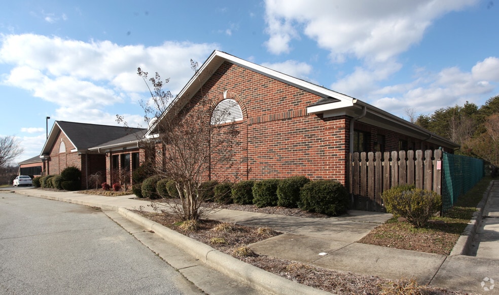 More Photos Of 4065 Premier Dr, High Point Daycare Center For Sale