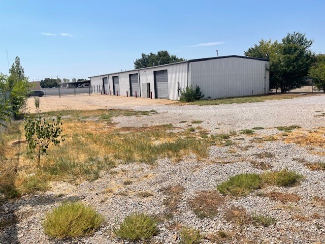 More Photos Of 501 Westland Dr, Edmond Service For Lease