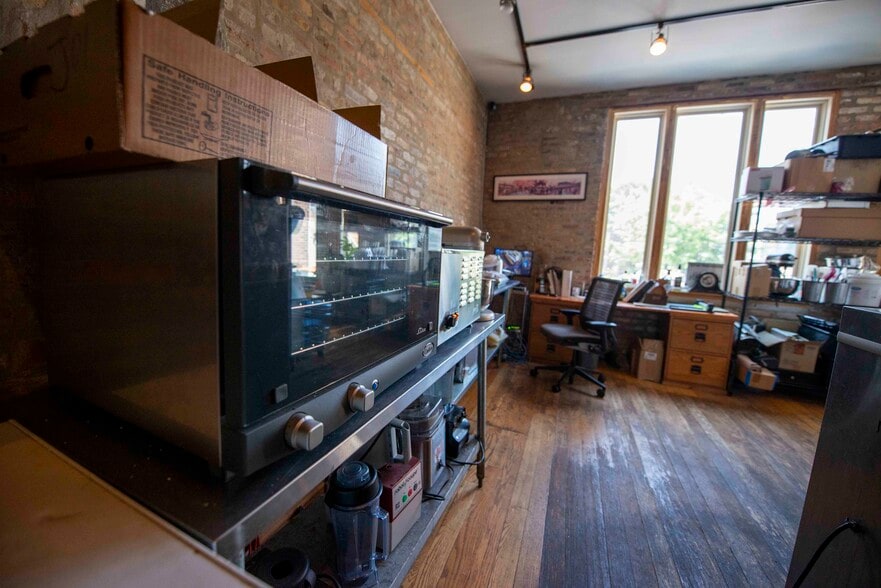 More Photos Of 1829 W Chicago Ave, Chicago Storefront Retail Residential For Lease